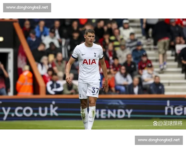 范德芬头球双响封神！热刺 3-0 破咒升前三